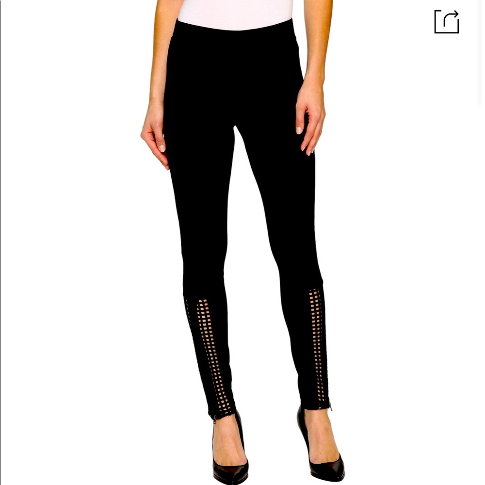 HUE LASER CUT PANELS BLACKOUT LEGGINGS